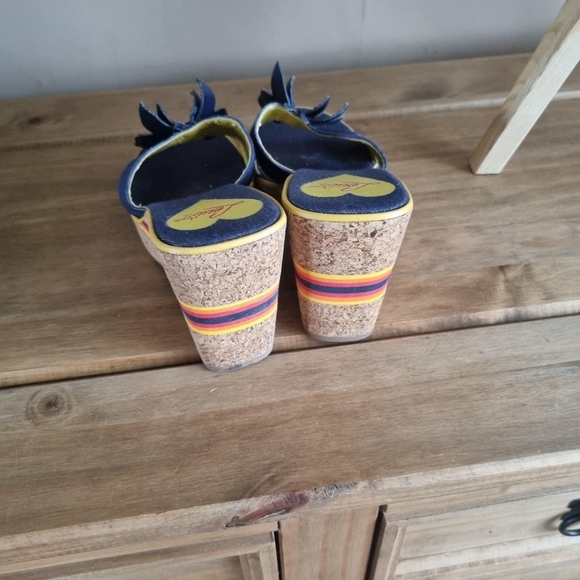 Levi butterfly blue denim wedged sandals Size uk 4.5 - Picture 4 of 4